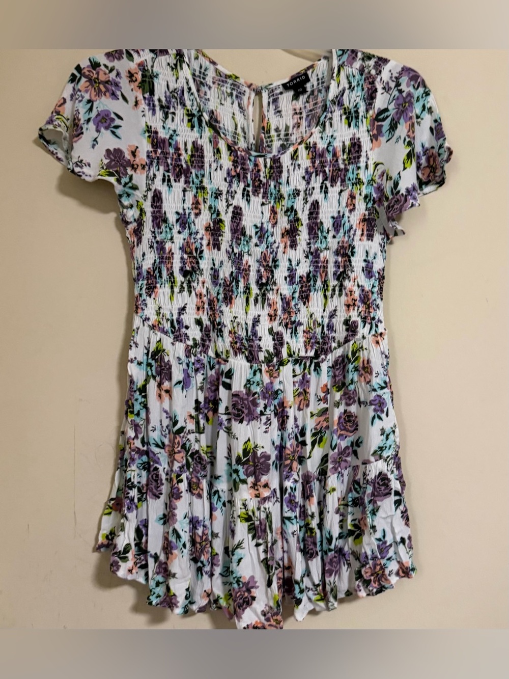 Torrid white floral smocked short-sleeve babydoll top size 00 M/L